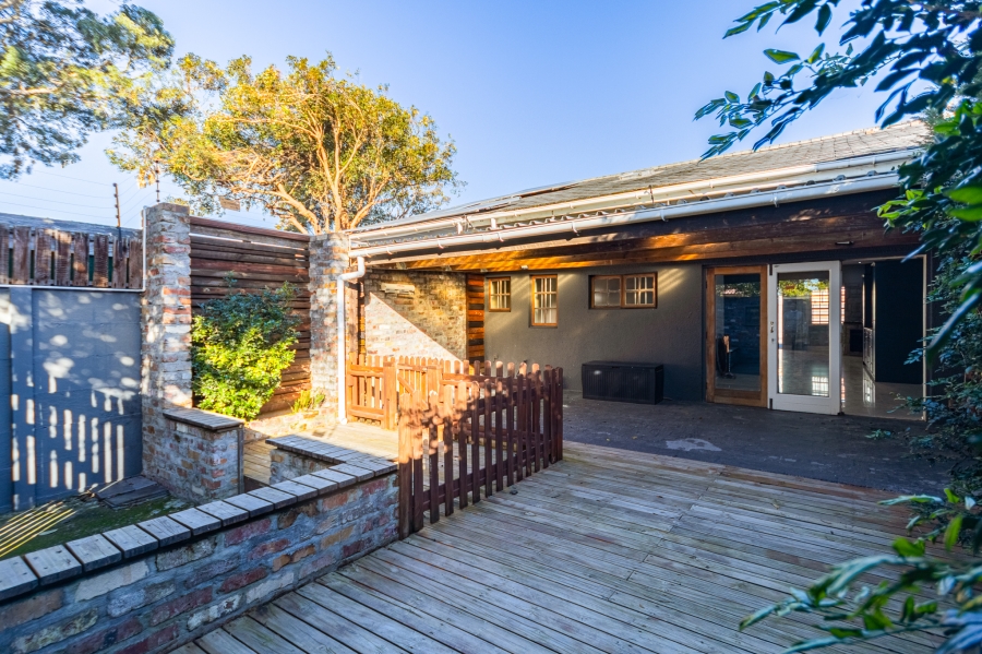 2 Bedroom Property for Sale in Claremont Western Cape